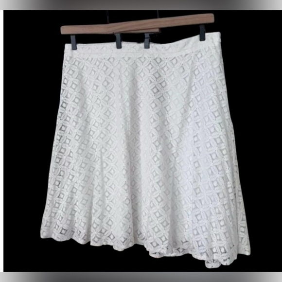 AVENUE A line lace Skirt NWT Size‎ 22 White Pleated - Picture 1 of 7